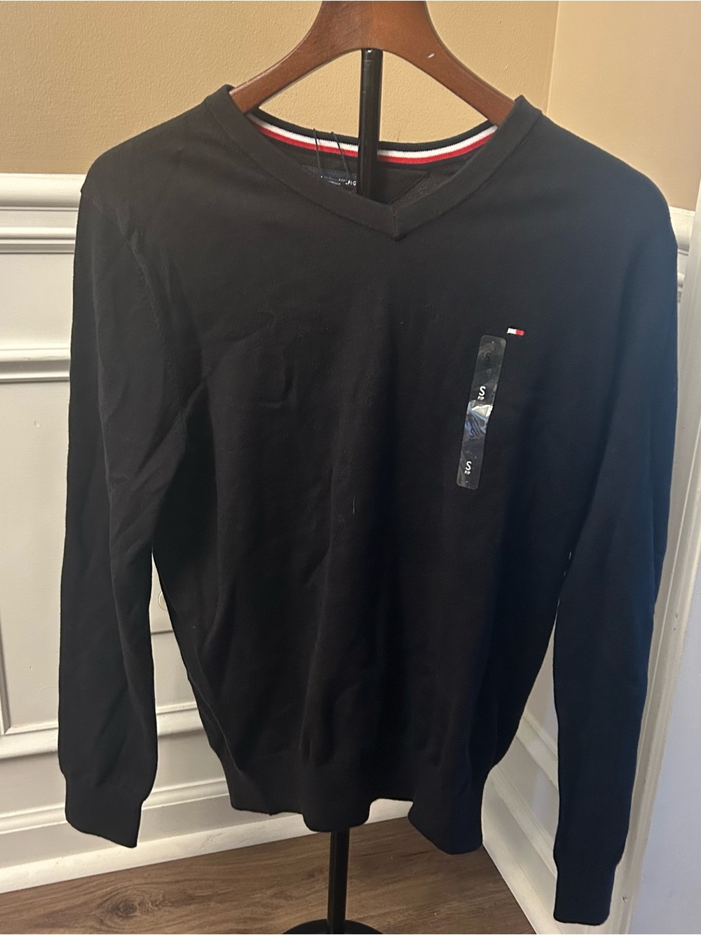 Tommy Hilfiger Men's Sweater with V Neck, Deep Knit Black Small New - Picture 6 of 8
